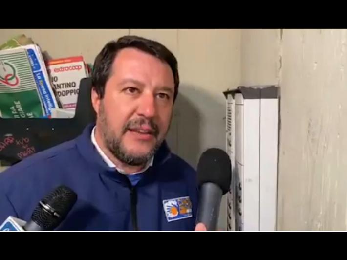 Il processo ai pusher della citofonata di Salvini, ridotte due condanne