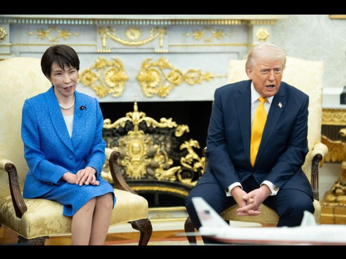 Trump, 'alleati pi&ugrave; disponibili su Hormuz ma &eacute; troppo tardi'