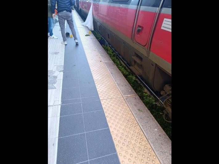 Investito da un Frecciarossa alla stazione di Ancona, morto un uomo