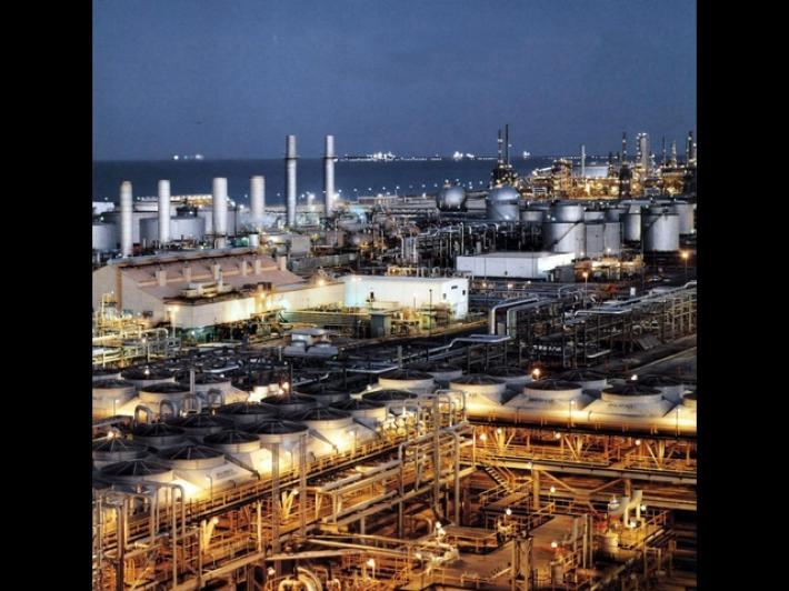 Riad, drone ha colpito la raffineria Samref nel porto di Yanbu