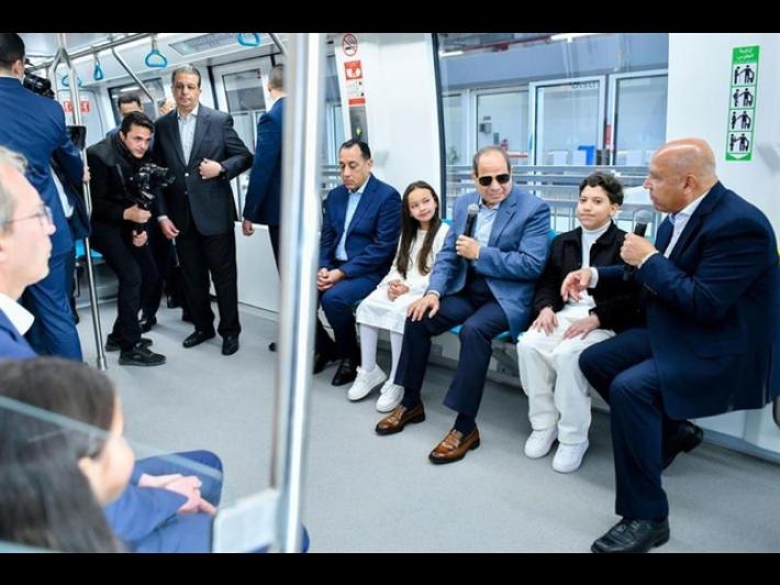 Sisi inaugura la prima monorotaia, rivoluzioner&agrave; i trasporti del Cairo