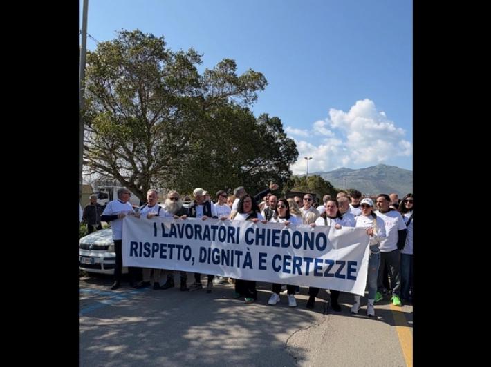 Lavoratori Italo Belga in corteo a Mondello, 'rispetto, dignit&agrave; e certezze'