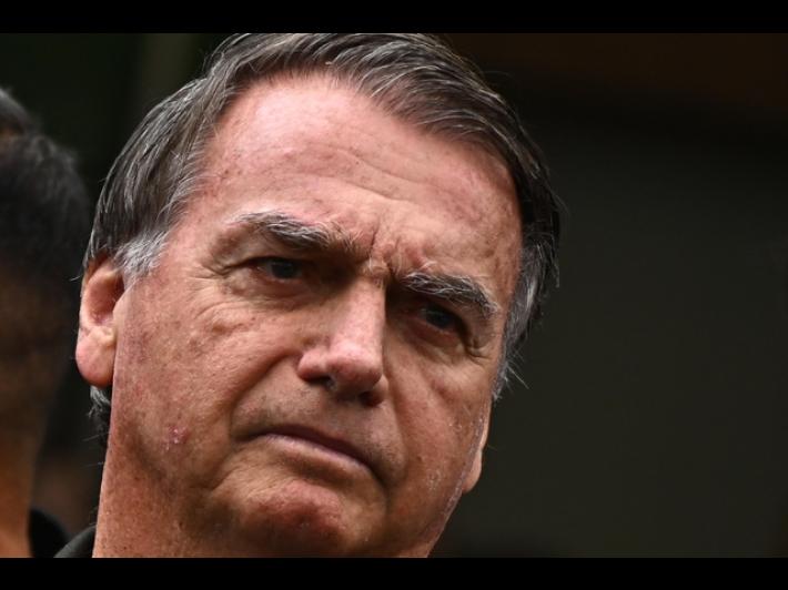 Moraes chiede parere alla Procura su eventuali domiciliari per Bolsonaro