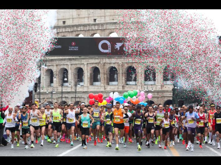 Il Papa, a Roma la grande maratona, lo sport tracci sentieri di pace