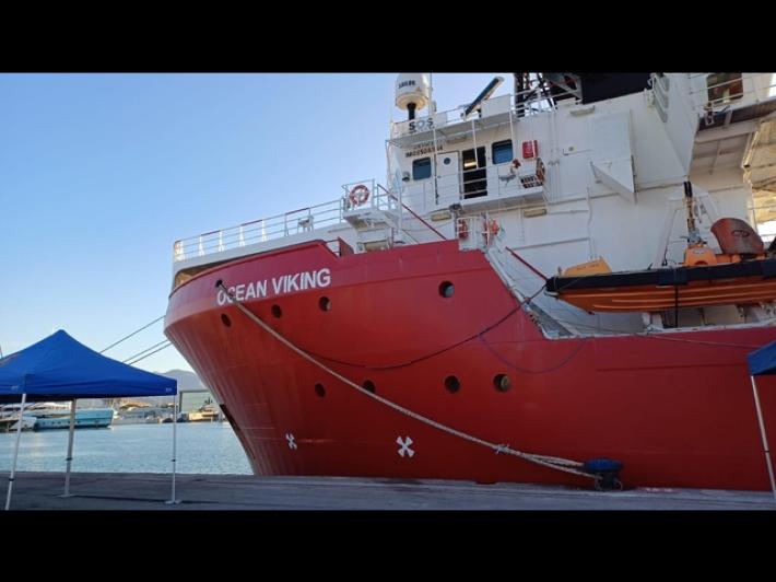 La nave Ocean Viking attesa domani a Marina di Carrara con 116 migranti