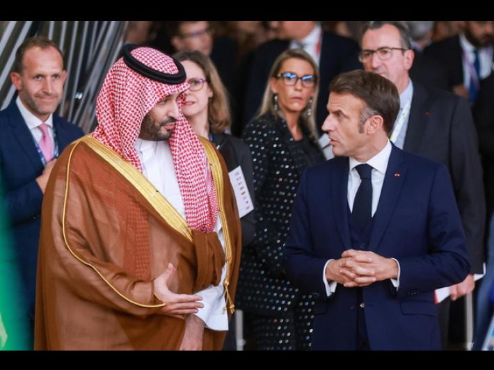 Macron sente Bin Salman, 'serve moratoria su infrastrutture energetiche'