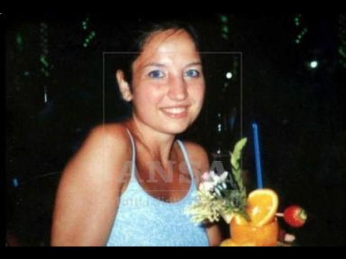 Garlasco, "Chiara Poggi lott&ograve; con il suo assassino"