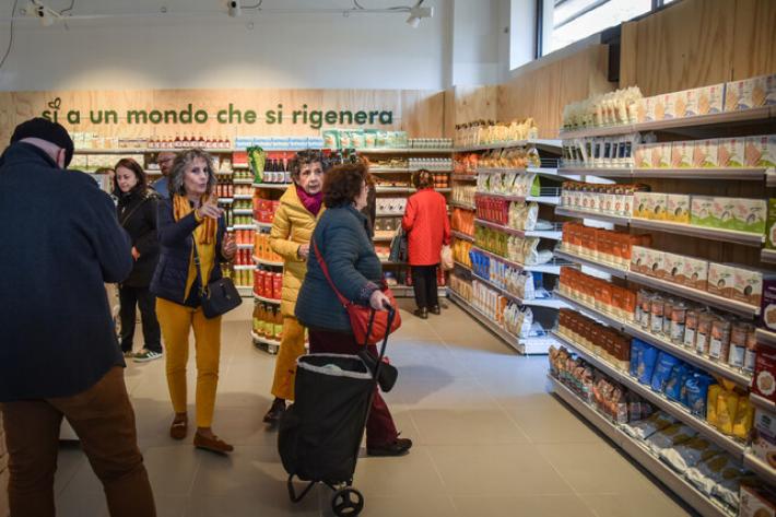 Fiducia consumatori in Eurozona e Ue crolla ai minimi da 2 anni