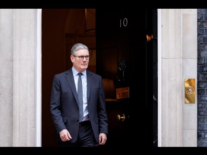 Ambulanze di un ente ebraico a fuoco a Londra, per polizia &egrave; 'atto antisemita'