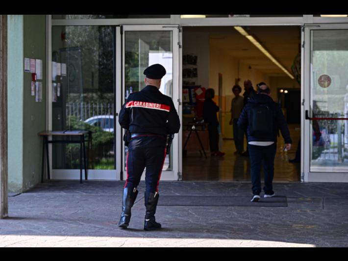 Professoressa accoltellata a Bergamo: lo studente ha filmato l'aggressione 