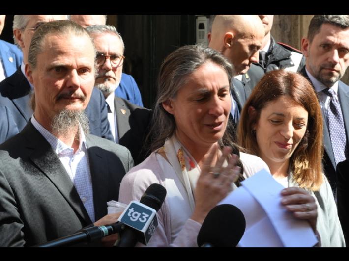 Catherine in lacrime, vogliamo tornare a essere di nuovo una famiglia