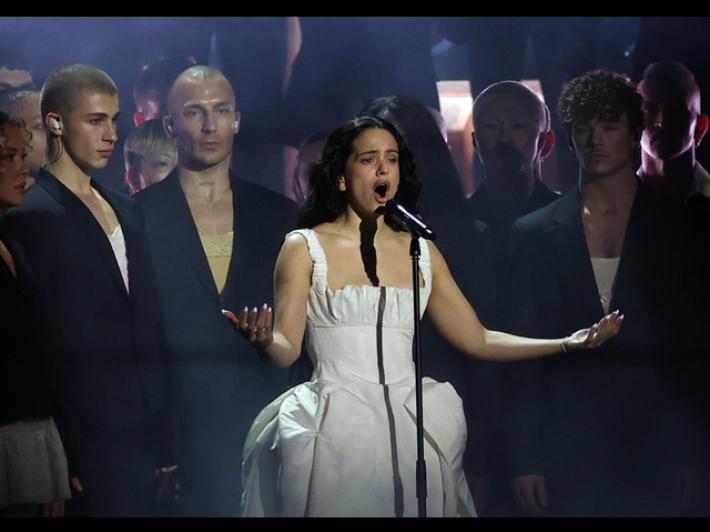 Rosal&iacute;a si ferma al Forum, concerto interrotto per un malore