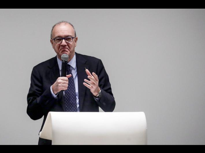 Prof accoltellata a scuola, non &egrave; in pericolo di vita