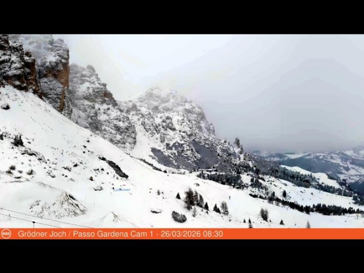 La neve &egrave; tornata in Alto Adige, chiusi passi Gardena e Sella
