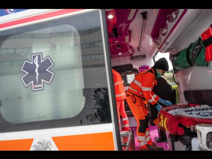 Scontro tra auto e tir in A1 durante grandinata, un morto