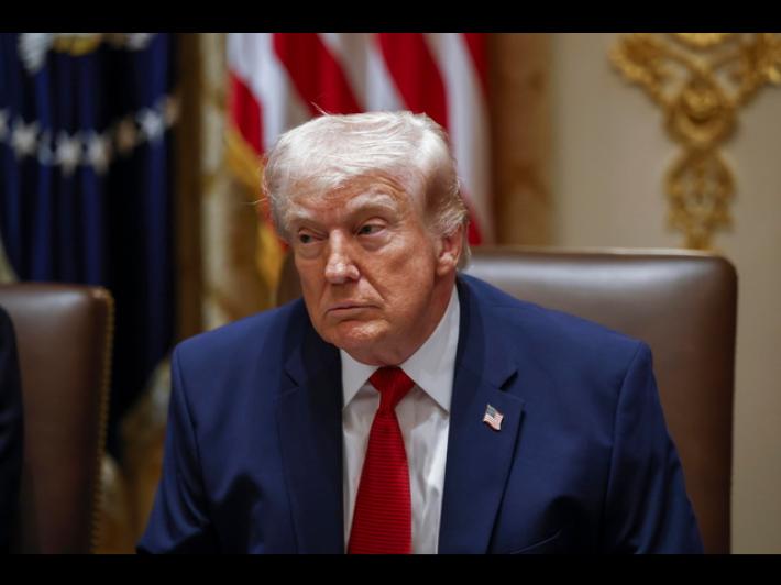 Trump, 'armi da Ucraina in Medio Oriente? A volte le spostiamo'