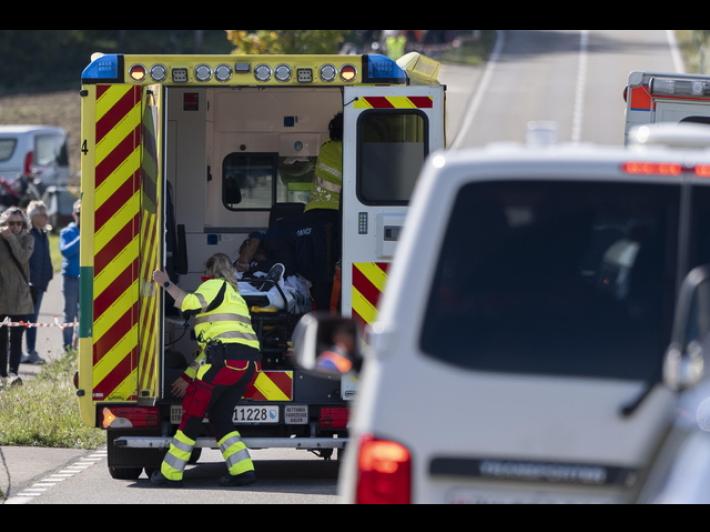 Francia, incidente ad un bus di turisti israeliani, un'adolescente morta