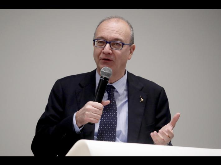 IA a scuola, al via il piano da 100 milioni di euro