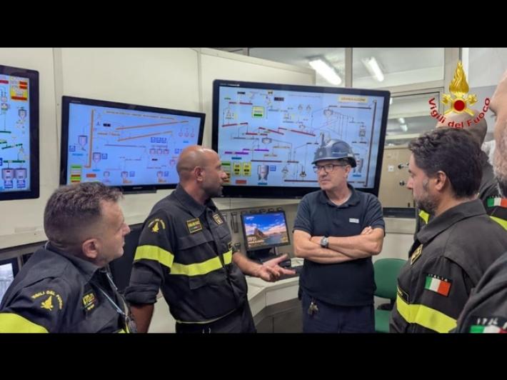 Crolla palazzina disabitata a Licata, si cerca un uomo