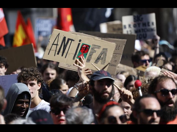 Zoffili, dalla Lega una legge per dichiarare terroristi gli Antifa e gli anarchici