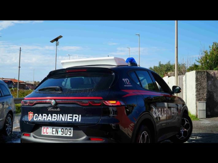 Quindicenne accoltella due 16enni, rintracciato e denunciato