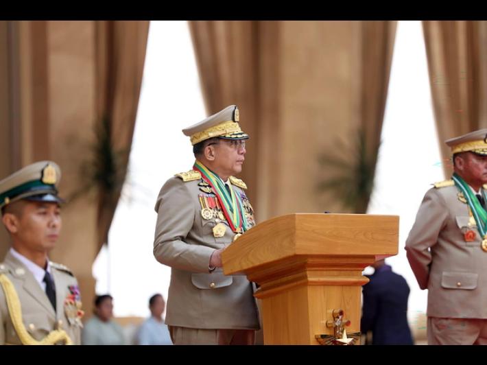 Il capo della giunta militare del Myanmar verso la presidenza