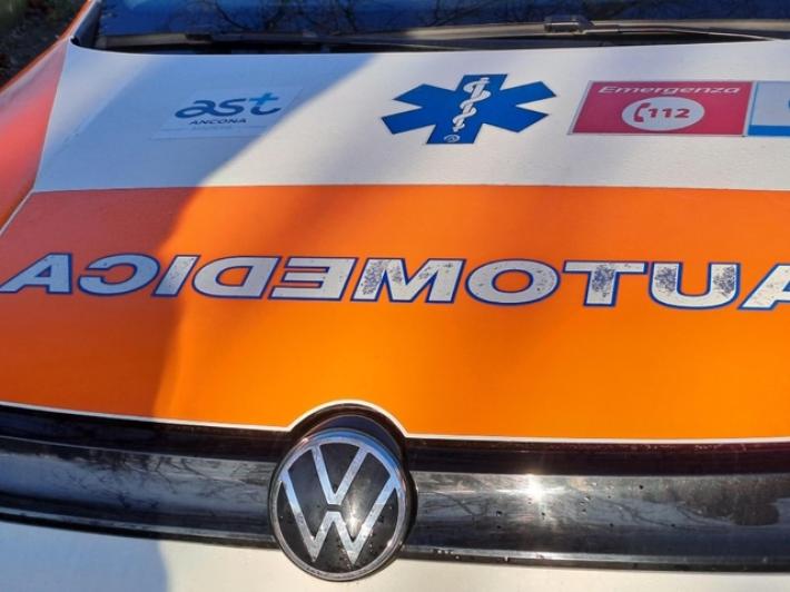 Incidente sul lavoro, muore operaio schiacciato da un macchinario