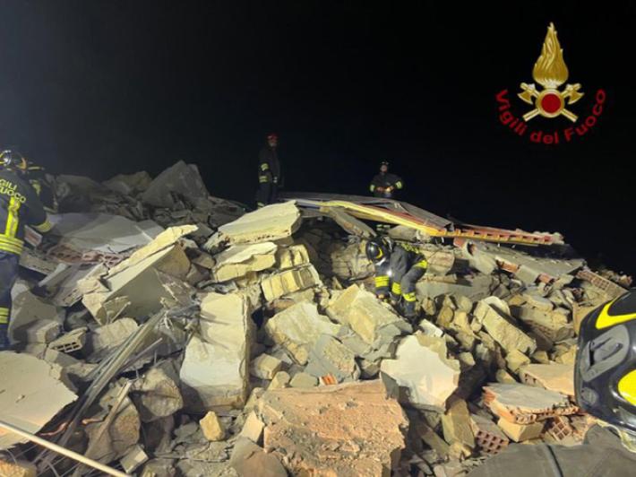 Crollo palazzina disabitata a Licata, nessuno sotto le macerie