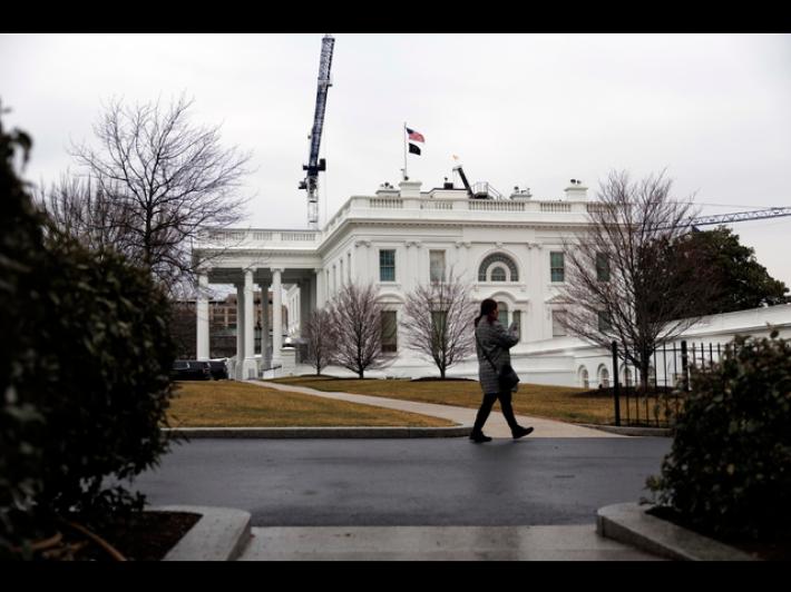 Trump, la causa contro il salone delle feste fatta da pazzi estremisti