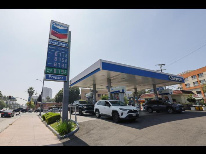La benzina in Usa oltre i 4 dollari al gallone, prima volte in 4 anni
