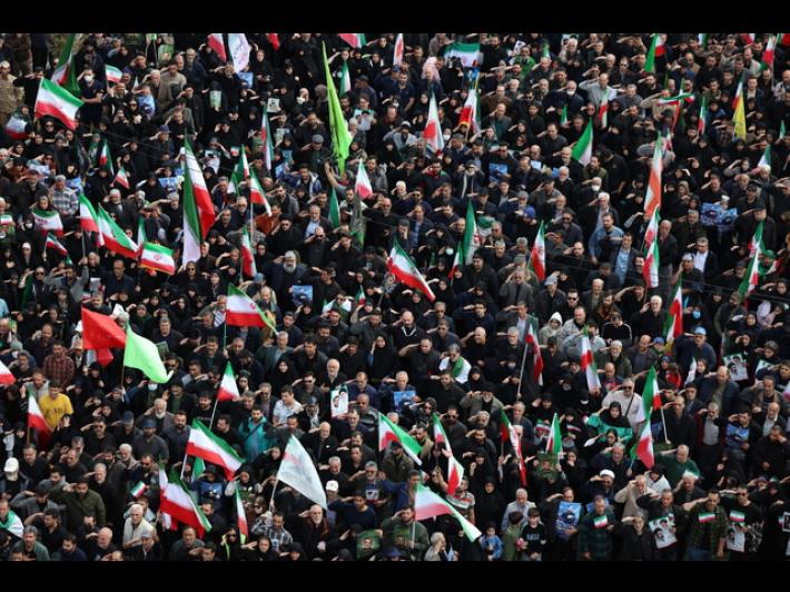 A Teheran funerali e messaggi di 'vendetta' dopo un mese di guerra