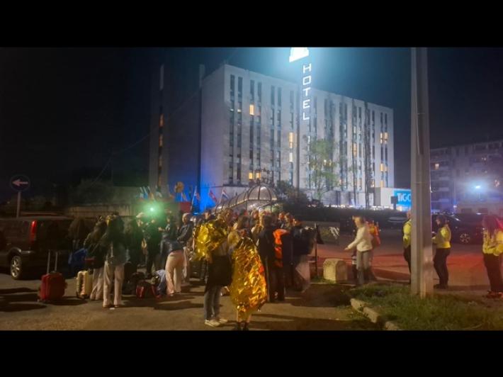 Incendio in hotel a Verona: 124 persone hanno passato la notte in palazzo del Comune