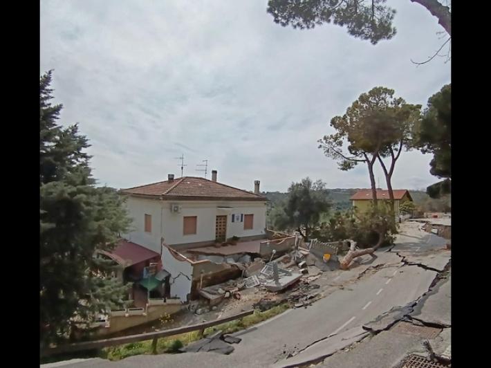 Frana di Silvi, la Procura di Teramo apre un fascicolo per crollo colposo