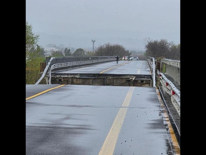 ++ Maltempo in Molise, crolla ponte sul Trigno lungo la statale 16 Adriatica ++