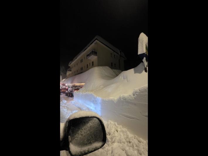 Persone bloccate in hotel, 'finalmente torniamo a casa'