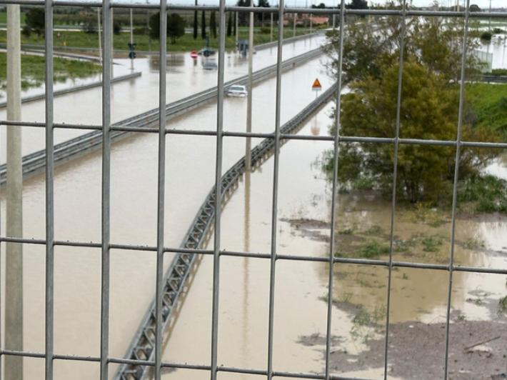 Maltempo nel Foggiano, soccorsi 50 automobilisti e 40 residenti in masserie