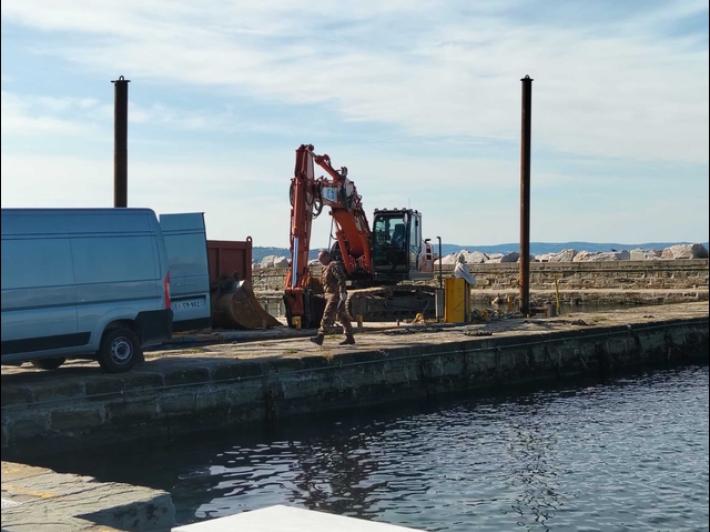 Granate di artiglieria inglese riemergono dai fondali di Trieste