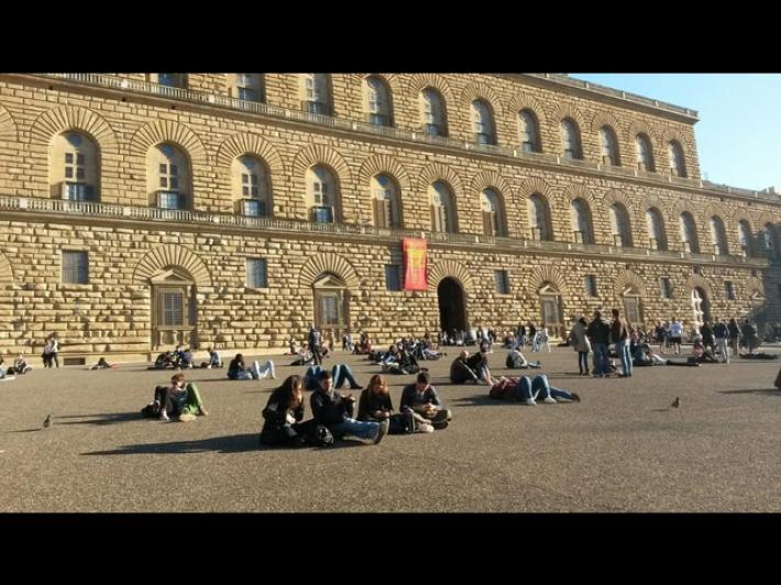 Attacco hacker agli Uffizi, rubati dati, mappe e immagini: opere nei caveau e porte murate per motivi di sicurezza 