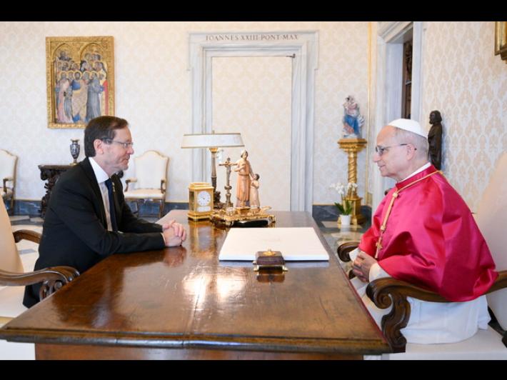 Telefonata tra il Papa ed Herzog, 'porre fine al conflitto'