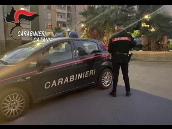 Donna accoltellata a Catania, catturato il marito
