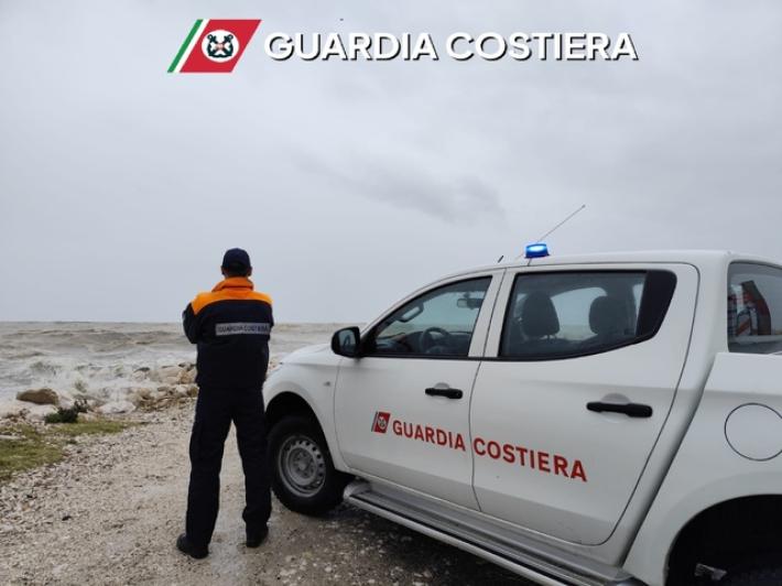 Ponte crollato sul Trigno, riprese le ricerche dell'auto caduta nel fiume