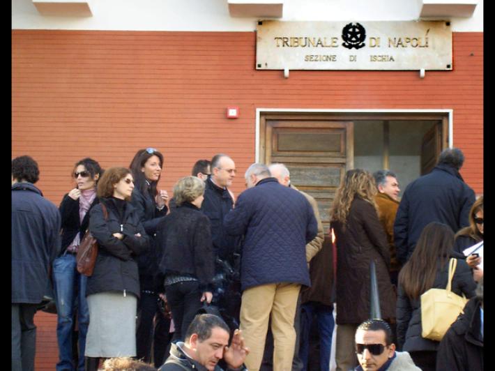 A Ischia petizione per revoca cittadinanza a Delmastro