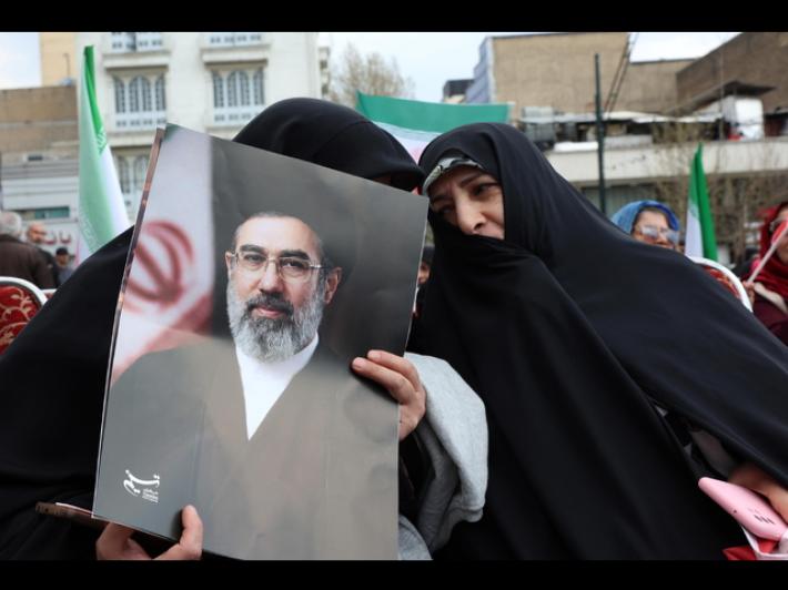 L'Iran minaccia gli Usa, 'aspettiamo le vostre forze di terra per massacrarvi'