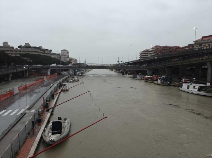Maltempo in Abruzzo, situazione fiume Pescara in lieve miglioramento