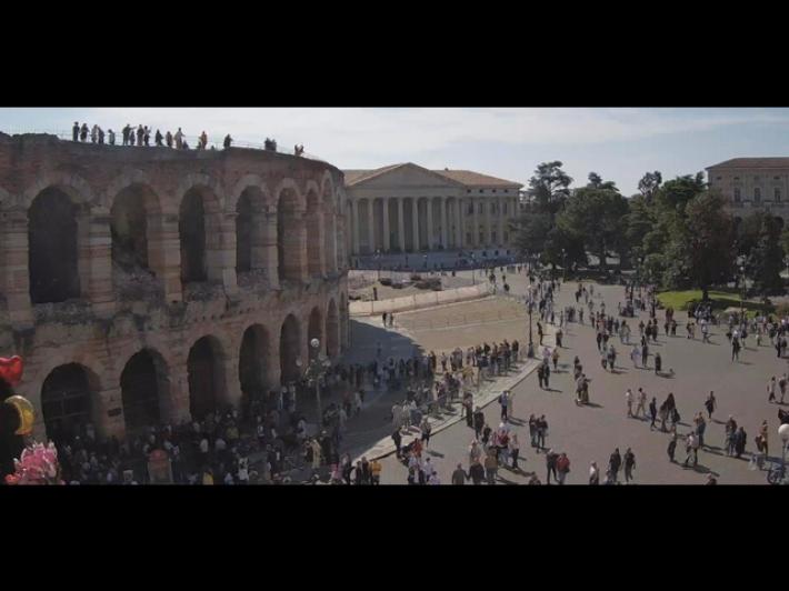 Pasqua: a Verona lunghe code davanti all'Arena e al Cortile di Giulietta