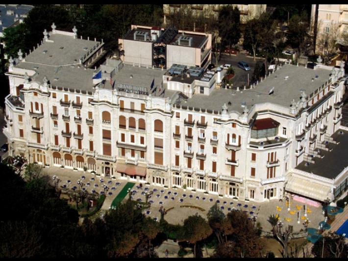 Al Grand Hotel di Rimini 500 persone per la Pasqua ebraica, area blindata