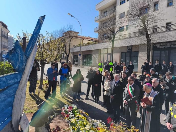 Sindaco L'Aquila, 'ferita del sisma non si rimargina, ma serve guardare avanti'