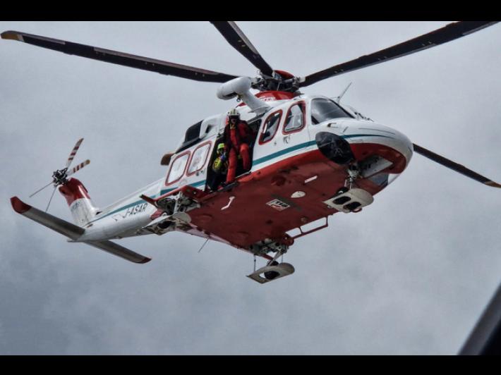 Alpinista colpito da una scarica di pietre sul Monviso, ferito e soccorso