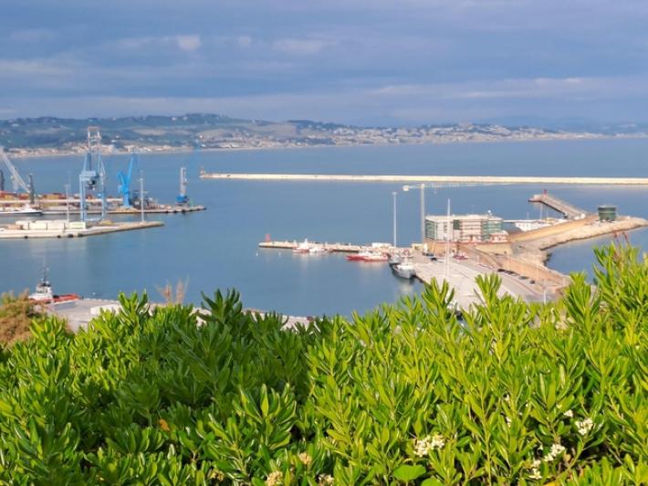 Centrodestra diviso su grandi navi, sindaco blindato ma FdI vuole il molo