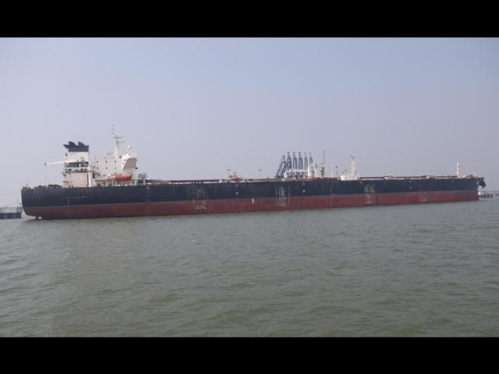 Media Iran, bloccato transito a Hormuz dopo i raid in Libano